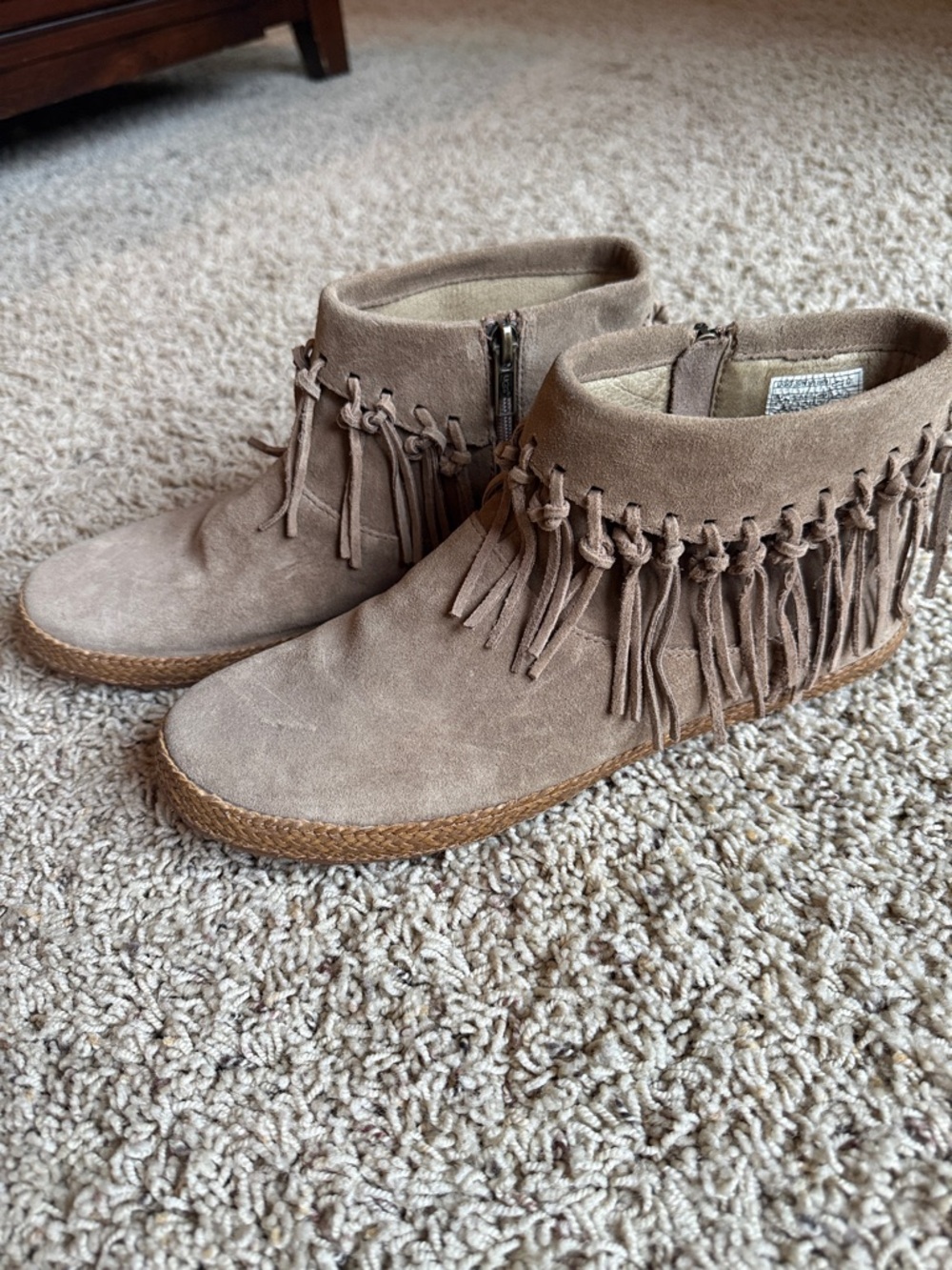 Ugg women’s tan suede fringe booties